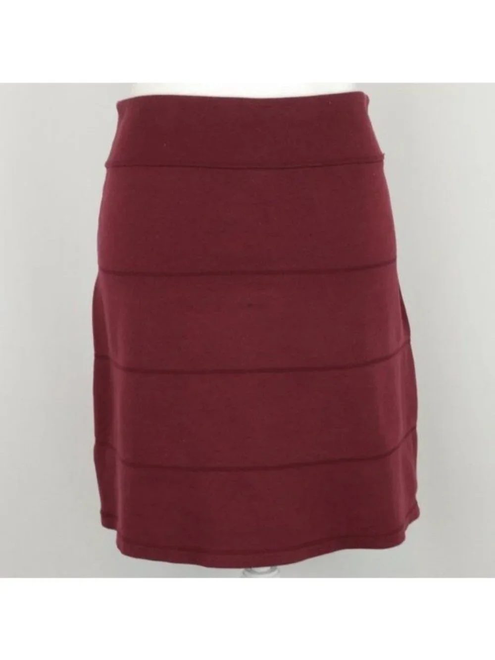 Athleta Strata Women's Extra Small Dark Red A-Line Knit Pull On Mini Skirt